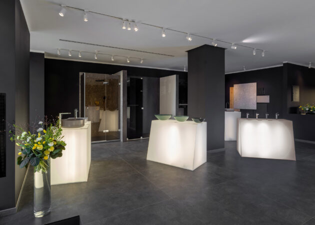 Expozice RAKO v showroomu HUB IN BATH, náhled